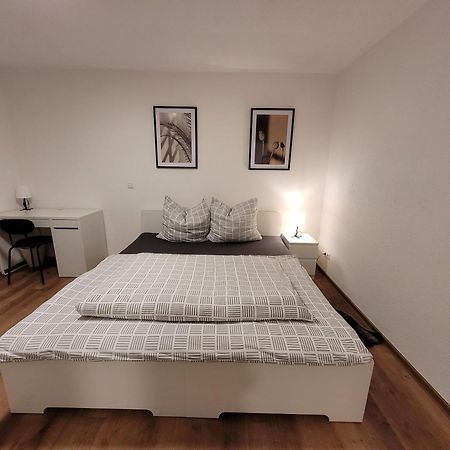 Living Flat, Eine Wohnung Mit Zwei Schlafzimmern Und Balkon Schorndorf  Eksteriør bilde