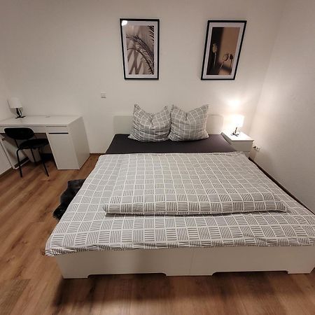 Living Flat, Eine Wohnung Mit Zwei Schlafzimmern Und Balkon Schorndorf  Eksteriør bilde