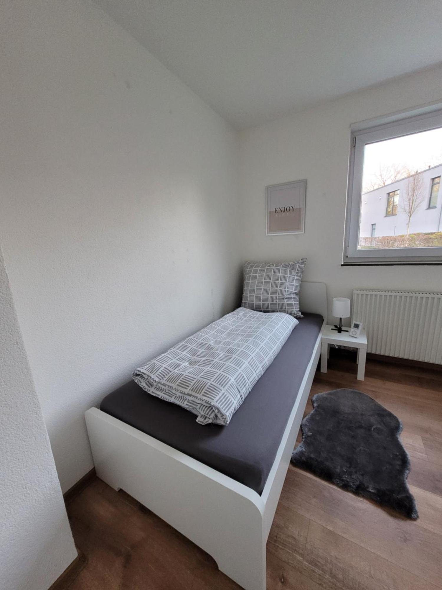 Living Flat, Eine Wohnung Mit Zwei Schlafzimmern Und Balkon Schorndorf  Eksteriør bilde