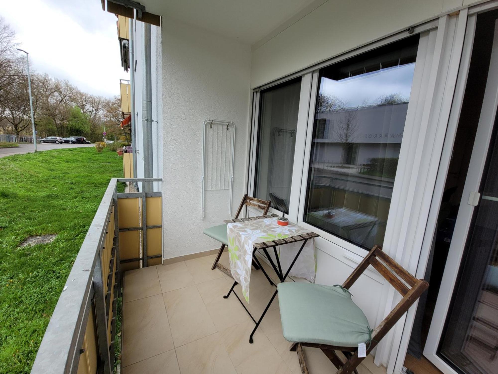 Living Flat, Eine Wohnung Mit Zwei Schlafzimmern Und Balkon Schorndorf  Eksteriør bilde