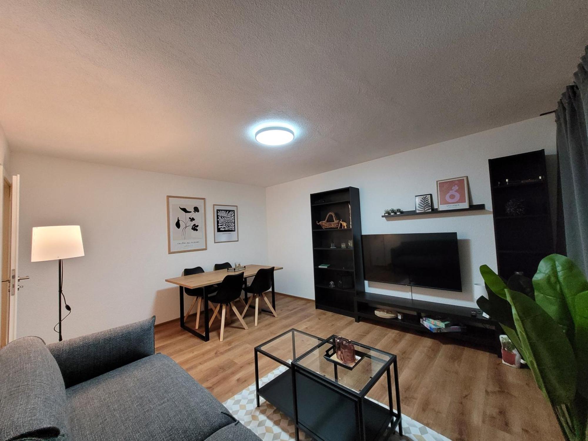 Living Flat, Eine Wohnung Mit Zwei Schlafzimmern Und Balkon Schorndorf  Eksteriør bilde