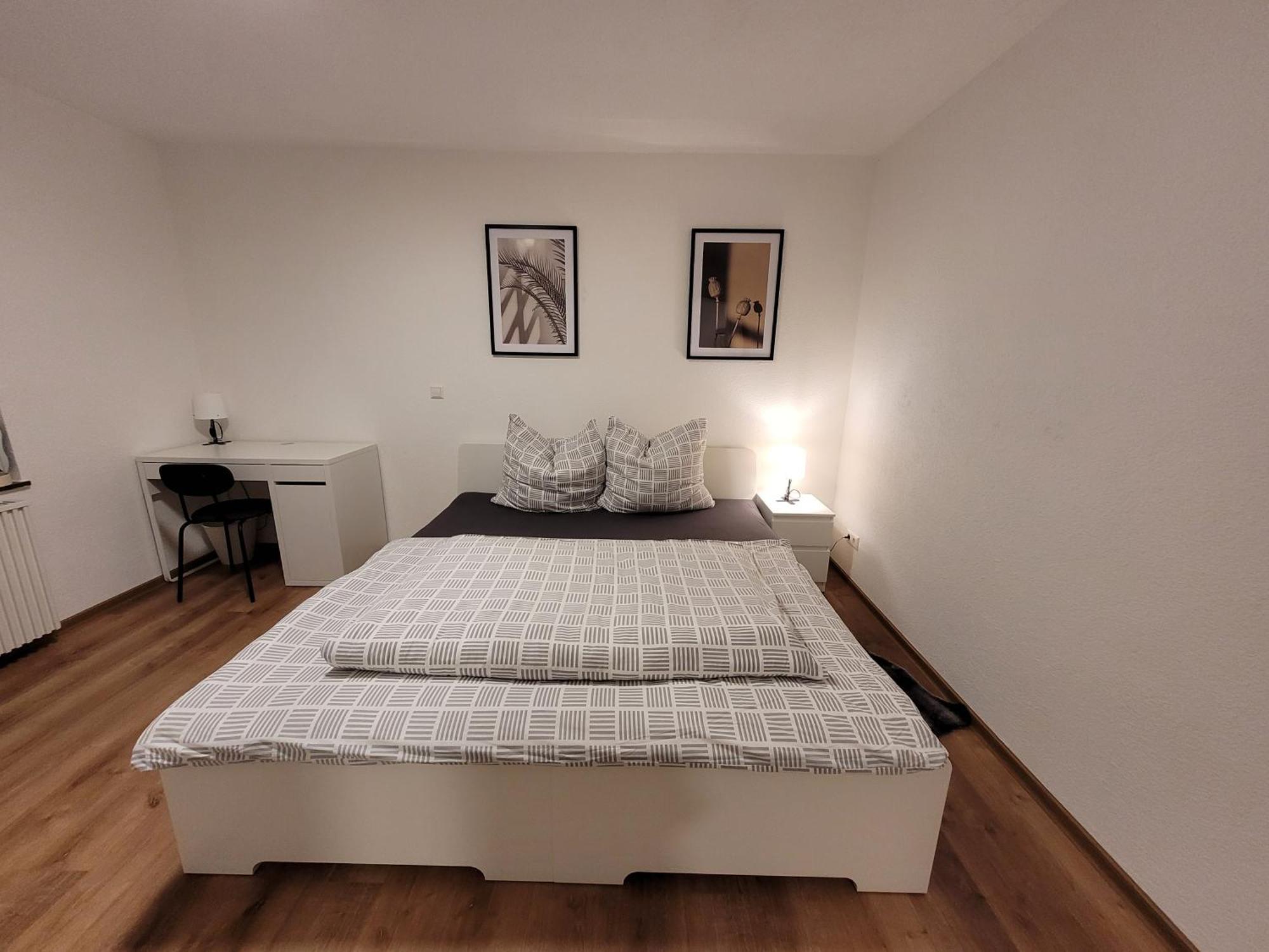 Living Flat, Eine Wohnung Mit Zwei Schlafzimmern Und Balkon Schorndorf  Eksteriør bilde